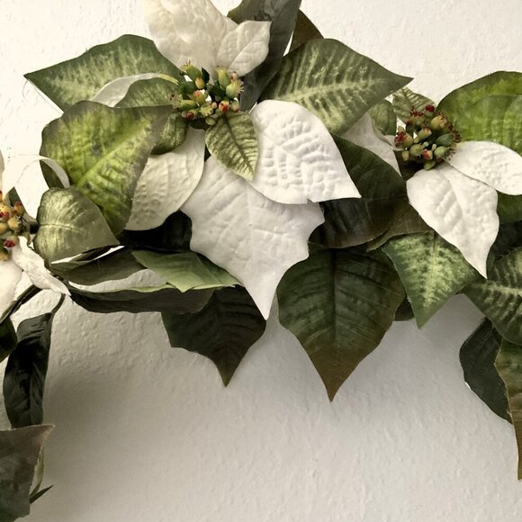 POINSETTIA HOLIDAY SWAG WALL DÉCOR ARTIFICAL CHRISTMAS - Picture 13 of 13